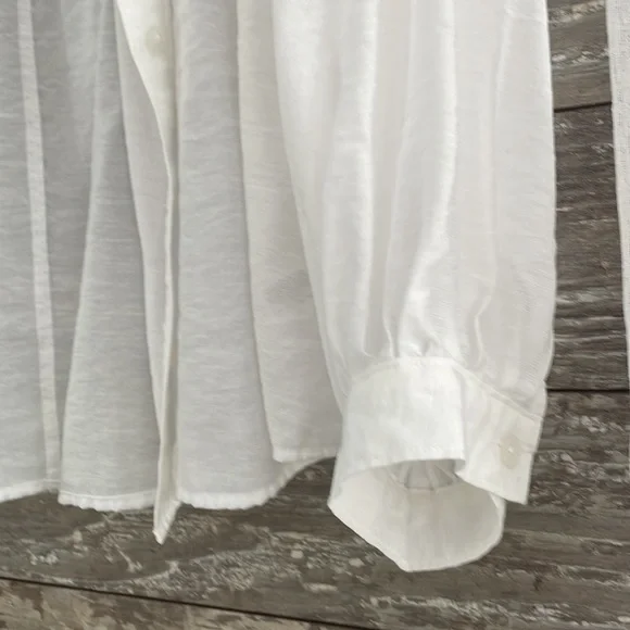 White shirt - Picture 3 of 5